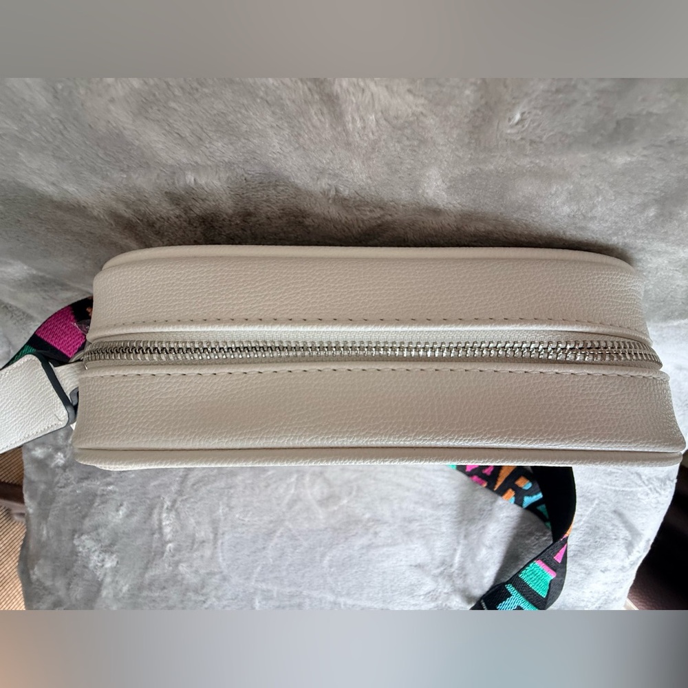 🕶️ Karl Lagerfeld Paris Maybelle Logo Camera Bag – White  NWOT w/ coin pouch - Picture 13 of 13